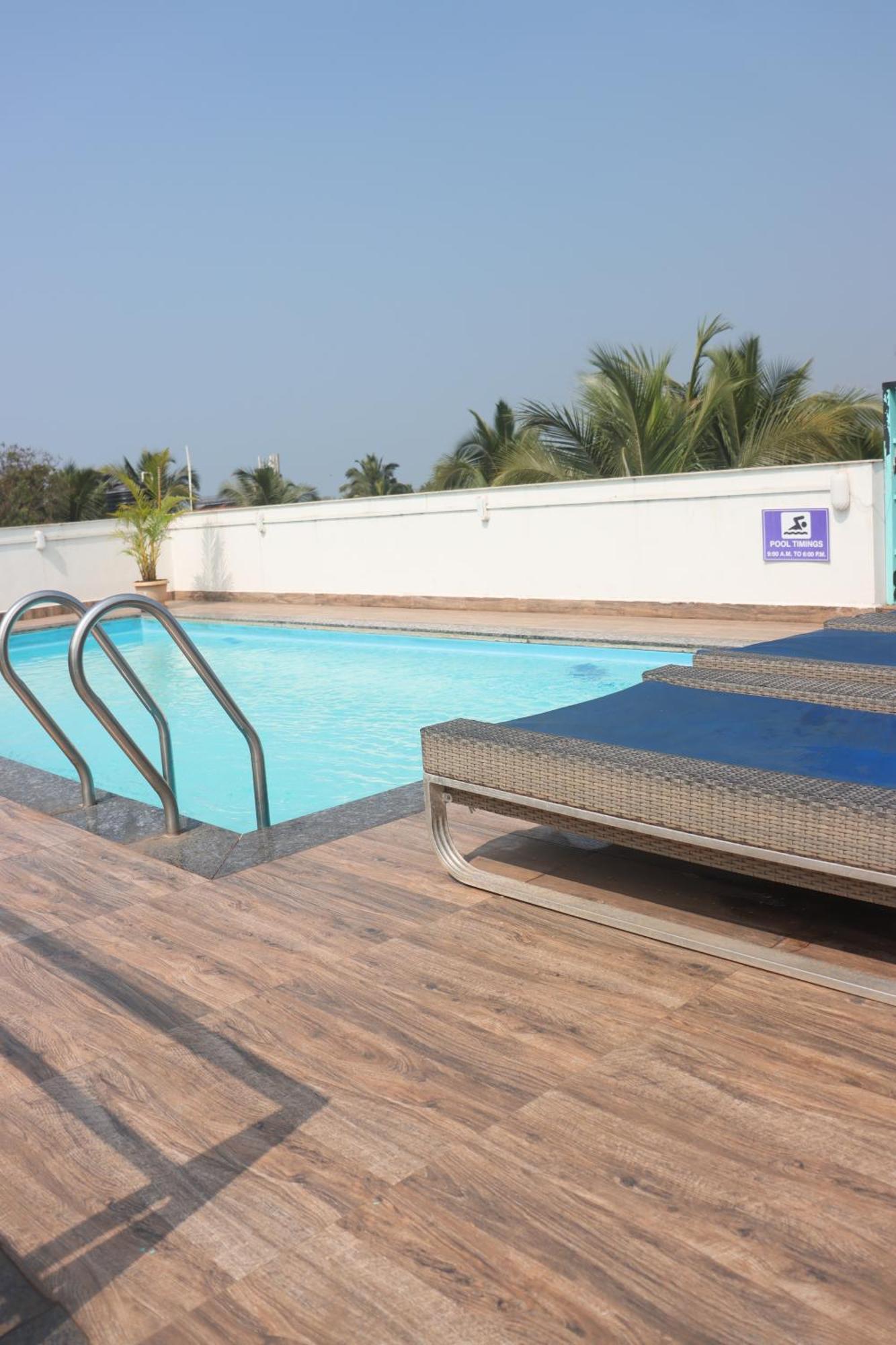Hotel Calangute Central होटल