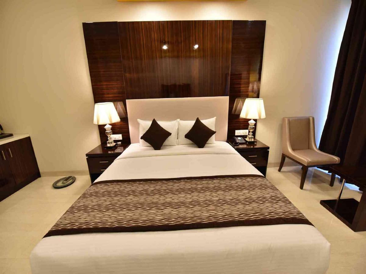 होटल Hotel Calangute Central 3*